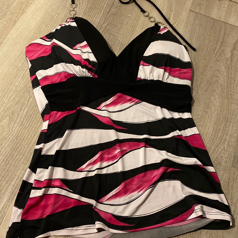Gidani y2k style halter top